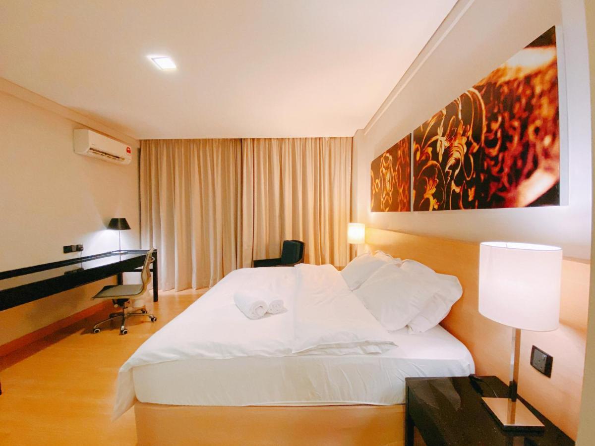 Straits Suite By C Homestay Malacca ภายนอก รูปภาพ