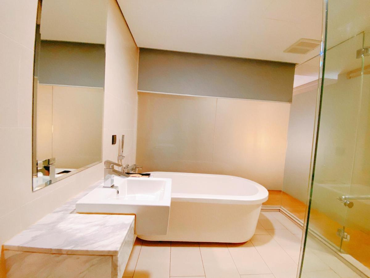 Straits Suite By C Homestay Malacca ภายนอก รูปภาพ