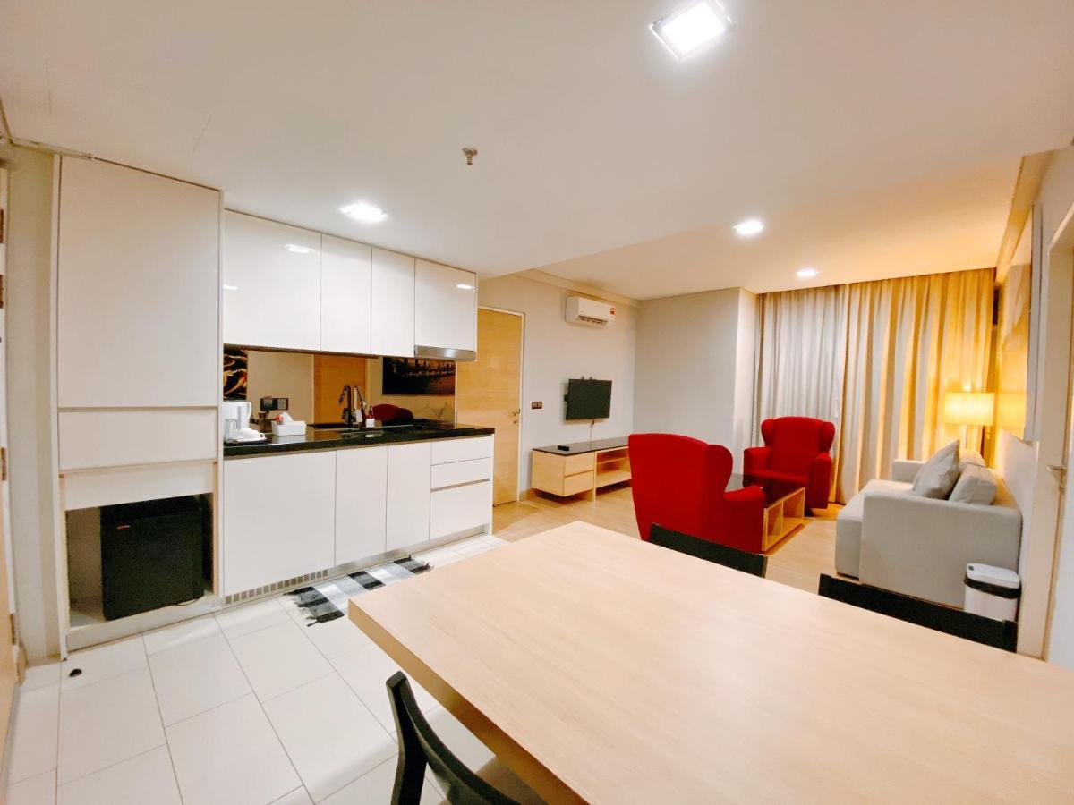 Straits Suite By C Homestay Malacca ภายนอก รูปภาพ