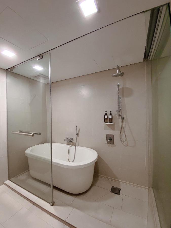 Straits Suite By C Homestay Malacca ภายนอก รูปภาพ