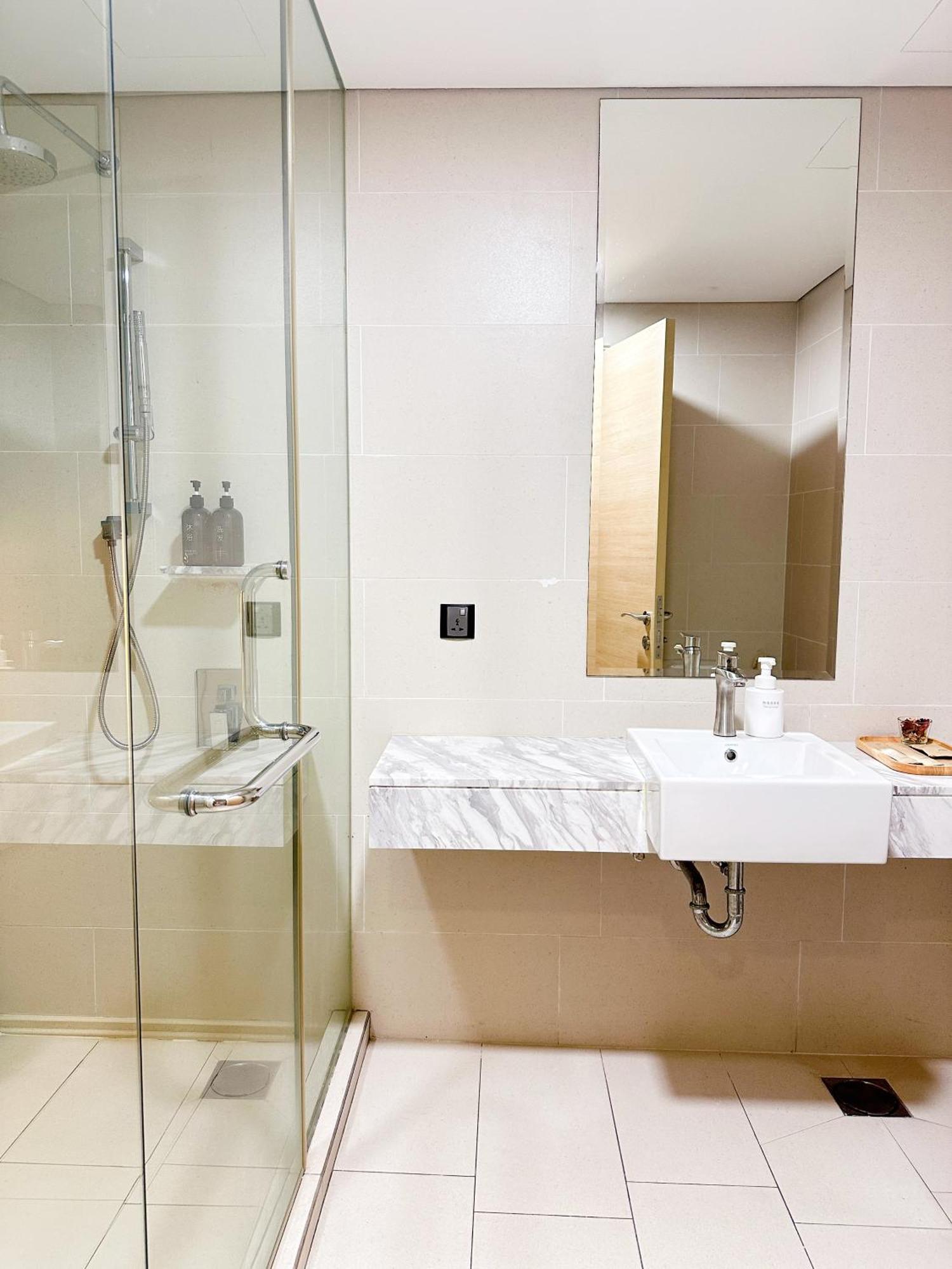 Straits Suite By C Homestay Malacca ภายนอก รูปภาพ